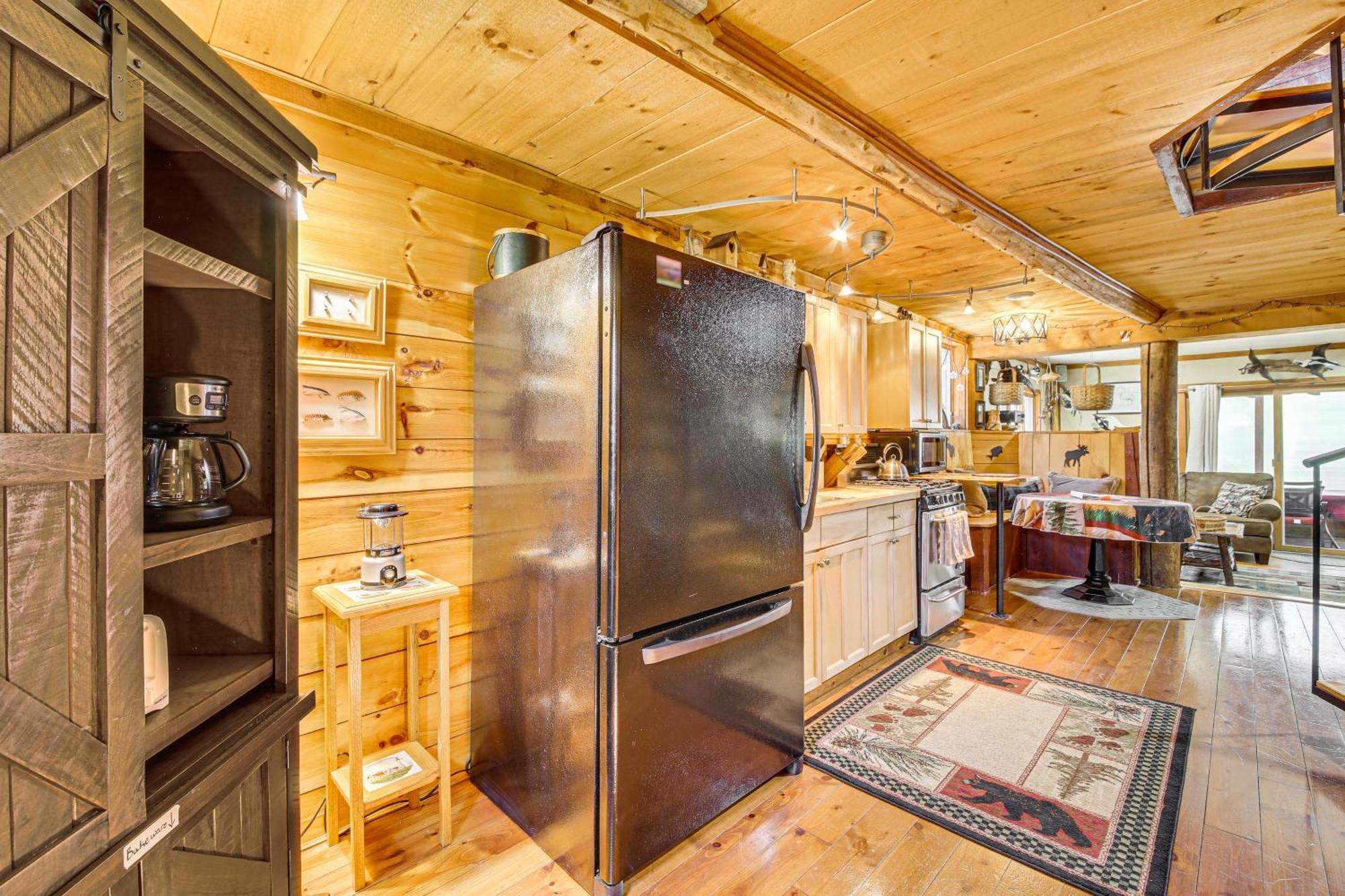 Rustic Searsport Cabin Loft And Sunroom On 10 Acres Zewnętrze zdjęcie