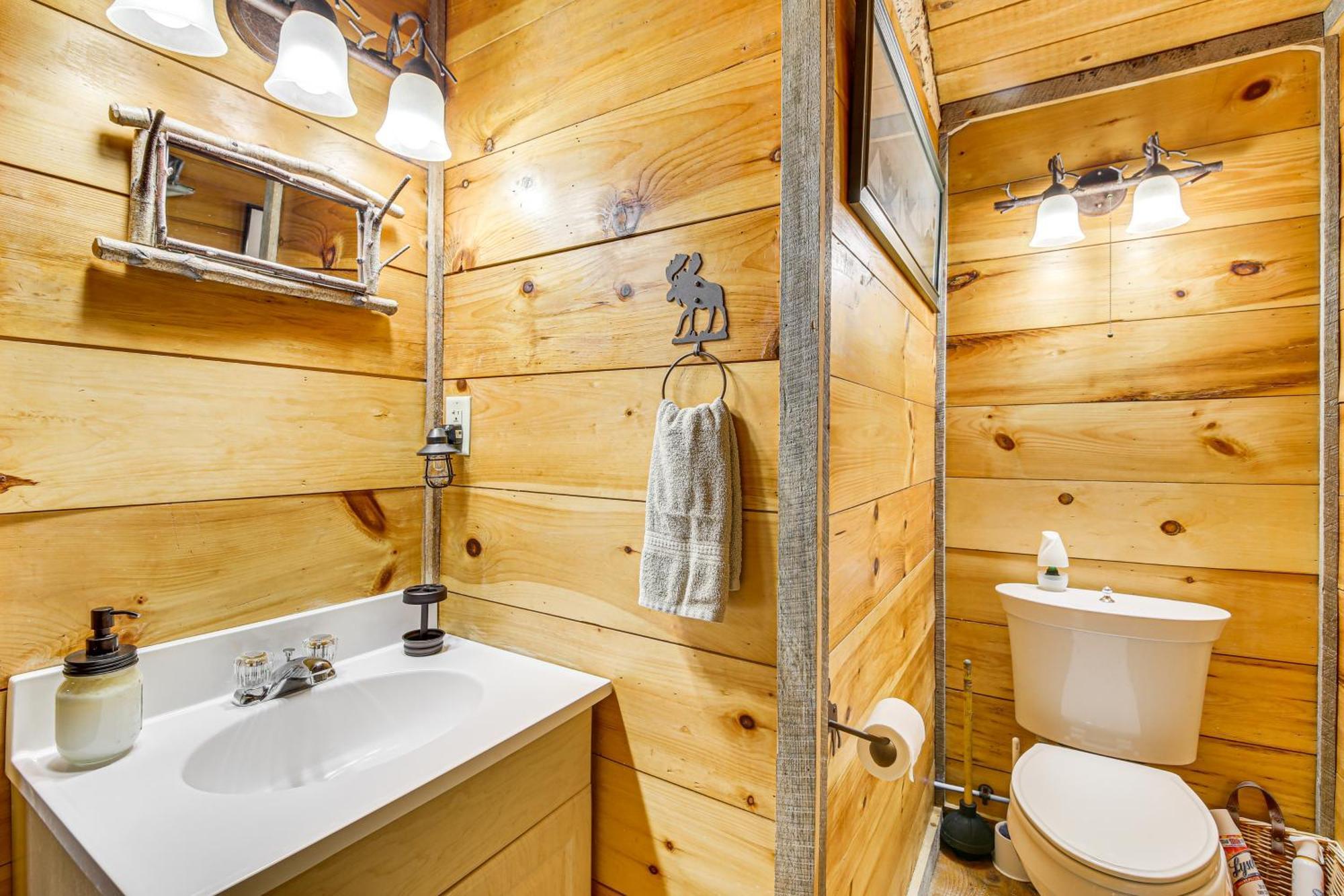 Rustic Searsport Cabin Loft And Sunroom On 10 Acres Zewnętrze zdjęcie
