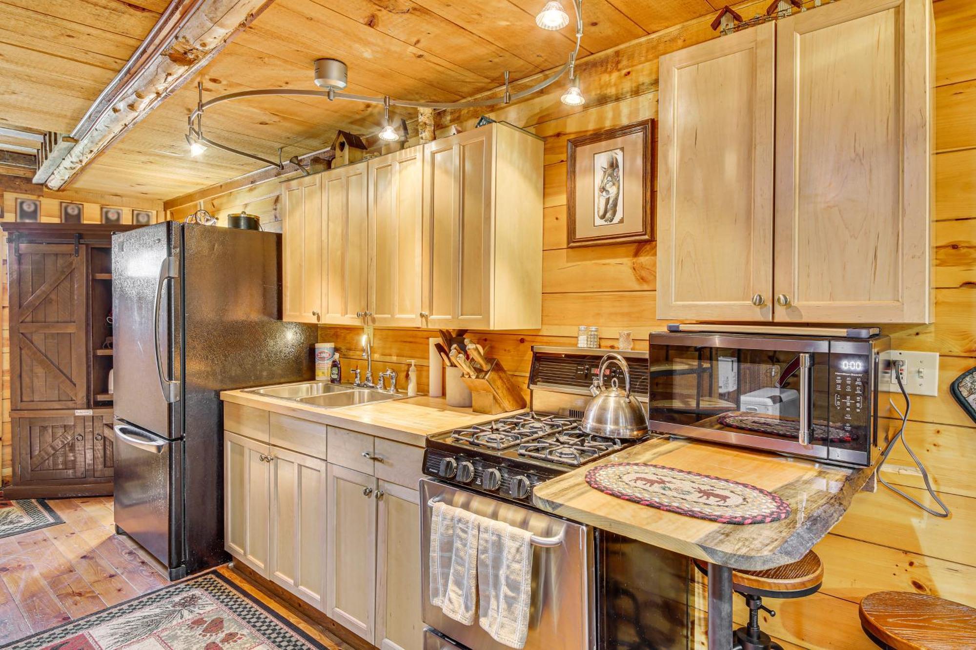 Rustic Searsport Cabin Loft And Sunroom On 10 Acres Zewnętrze zdjęcie