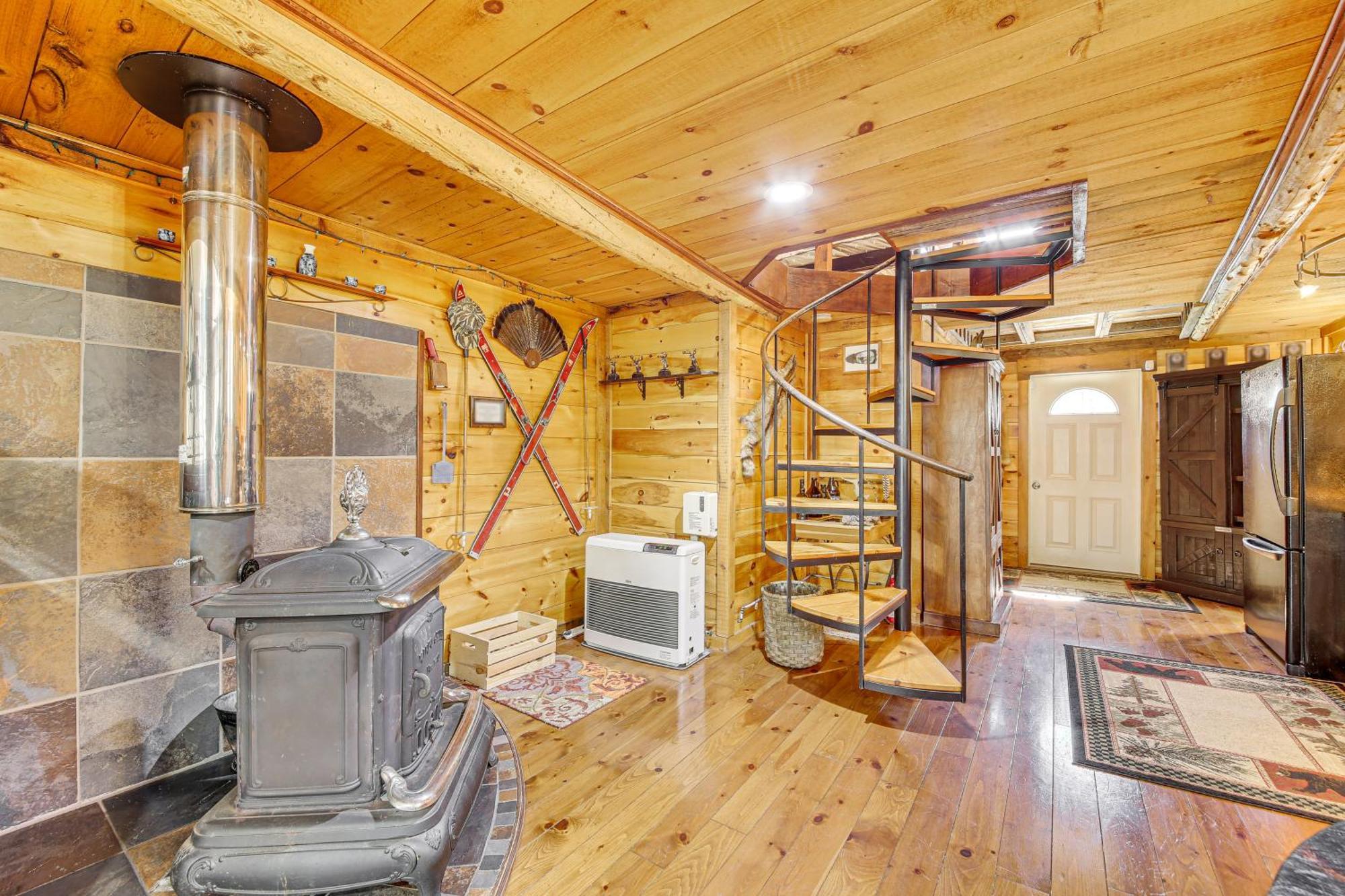 Rustic Searsport Cabin Loft And Sunroom On 10 Acres Zewnętrze zdjęcie