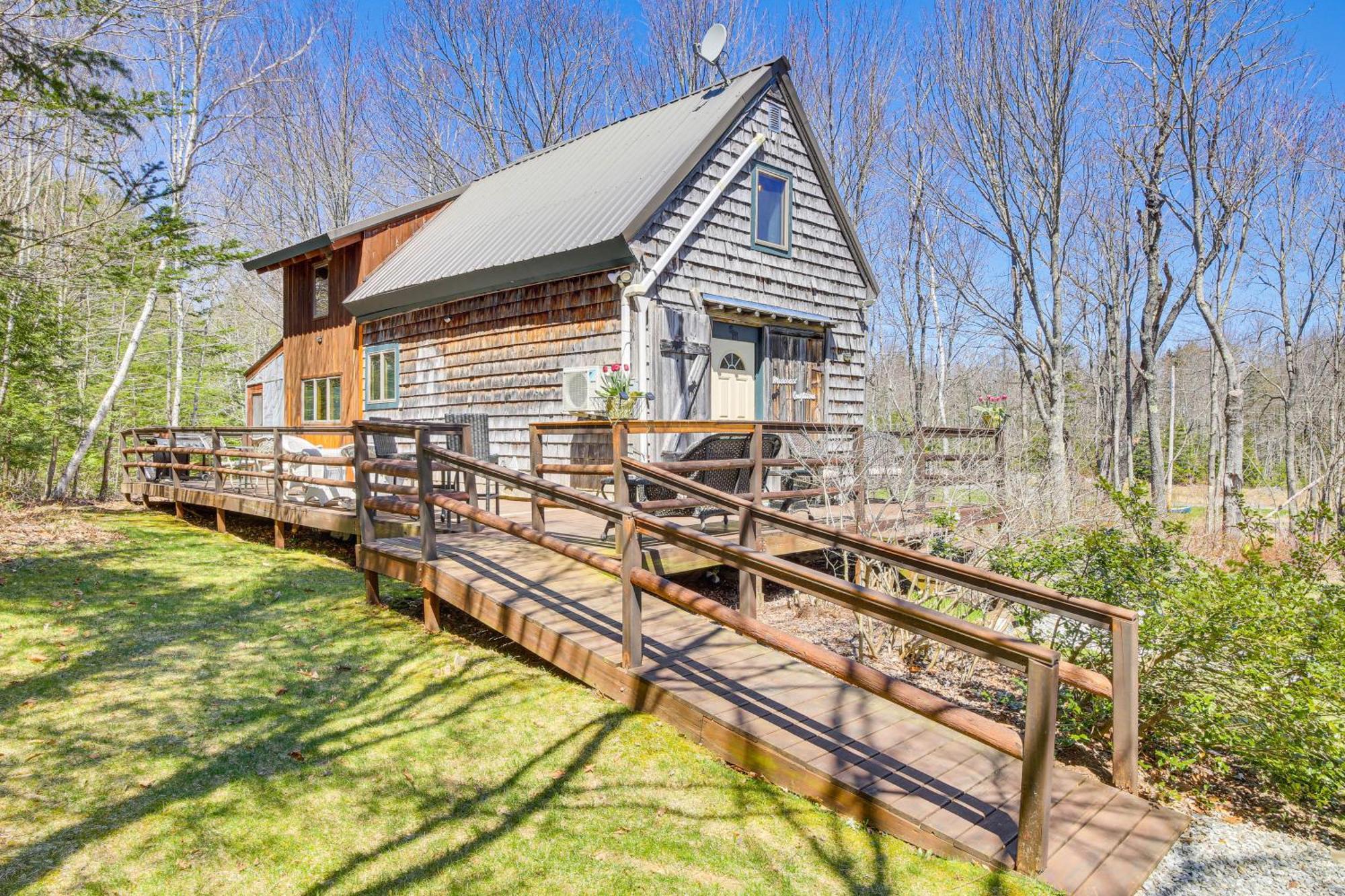 Rustic Searsport Cabin Loft And Sunroom On 10 Acres Zewnętrze zdjęcie