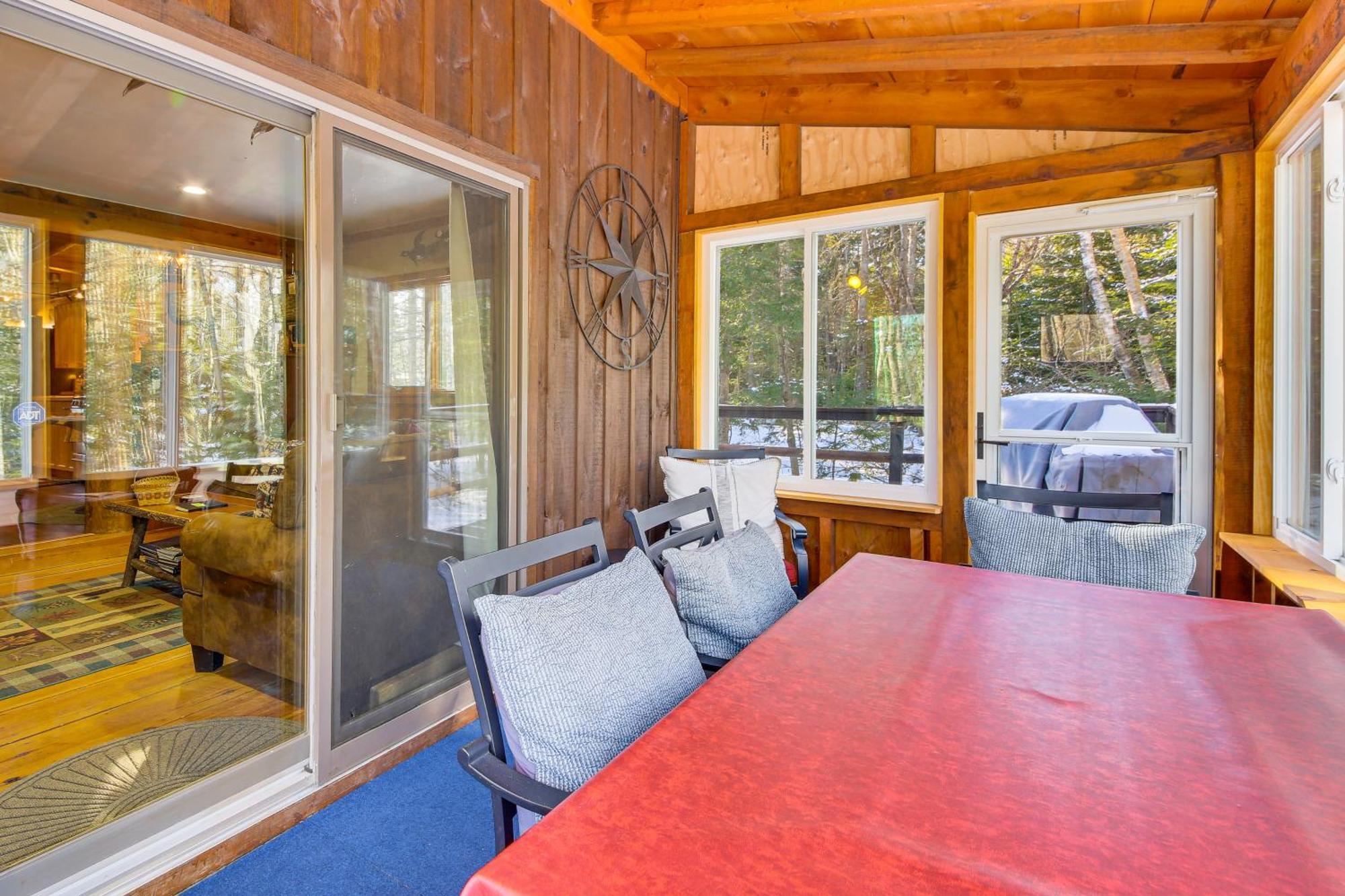 Rustic Searsport Cabin Loft And Sunroom On 10 Acres Zewnętrze zdjęcie