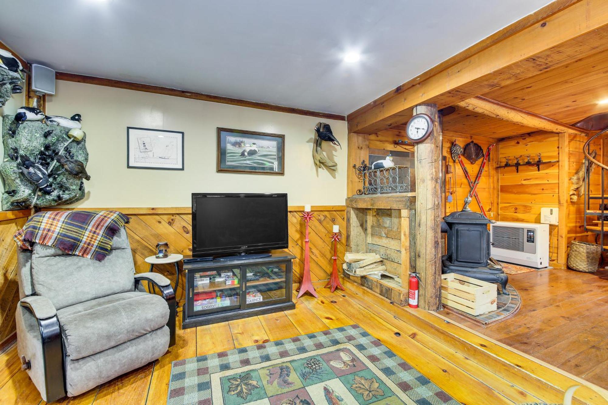 Rustic Searsport Cabin Loft And Sunroom On 10 Acres Zewnętrze zdjęcie