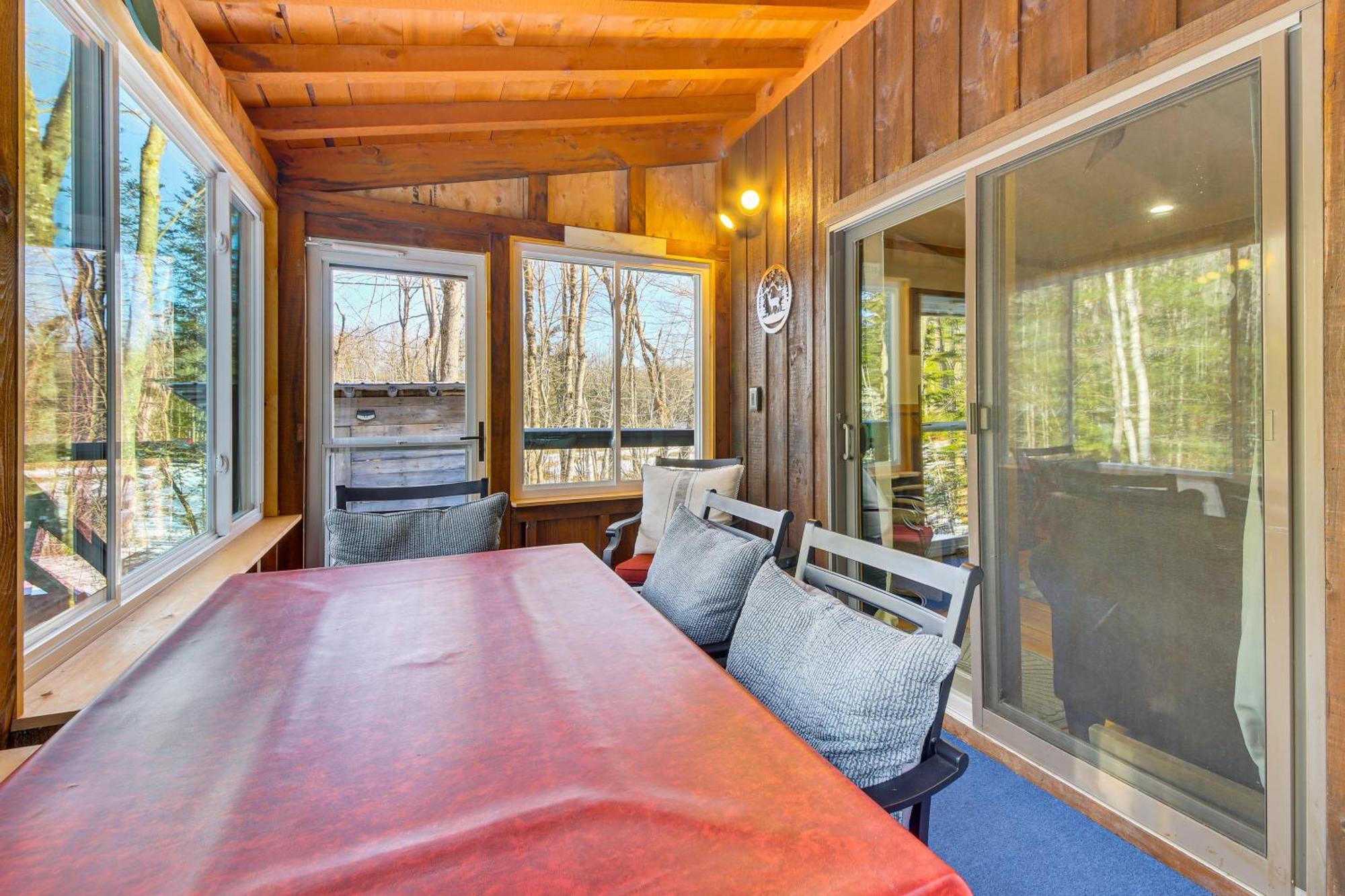Rustic Searsport Cabin Loft And Sunroom On 10 Acres Zewnętrze zdjęcie